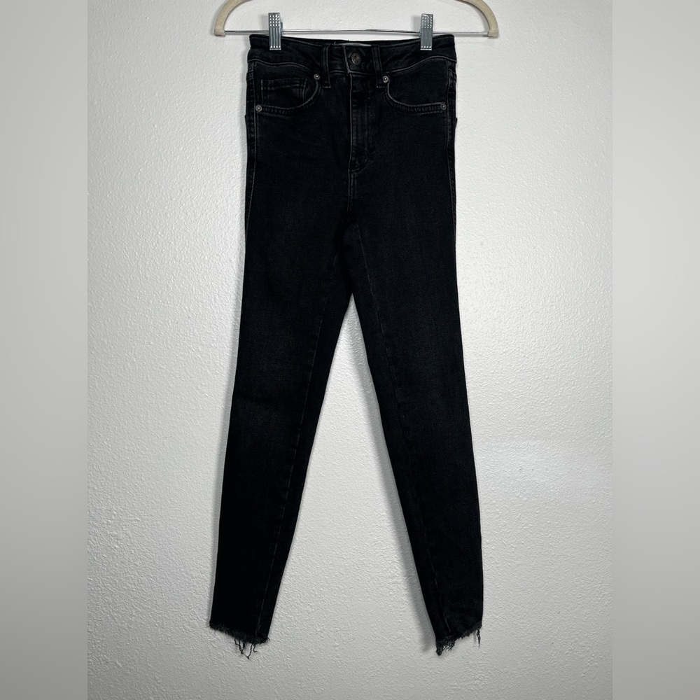 We the Free black fray ankle hem Skinny Jeans size 25